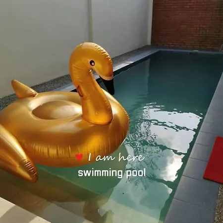 Swimming Pool Party House Apartment Batu Pahat Exterior photo