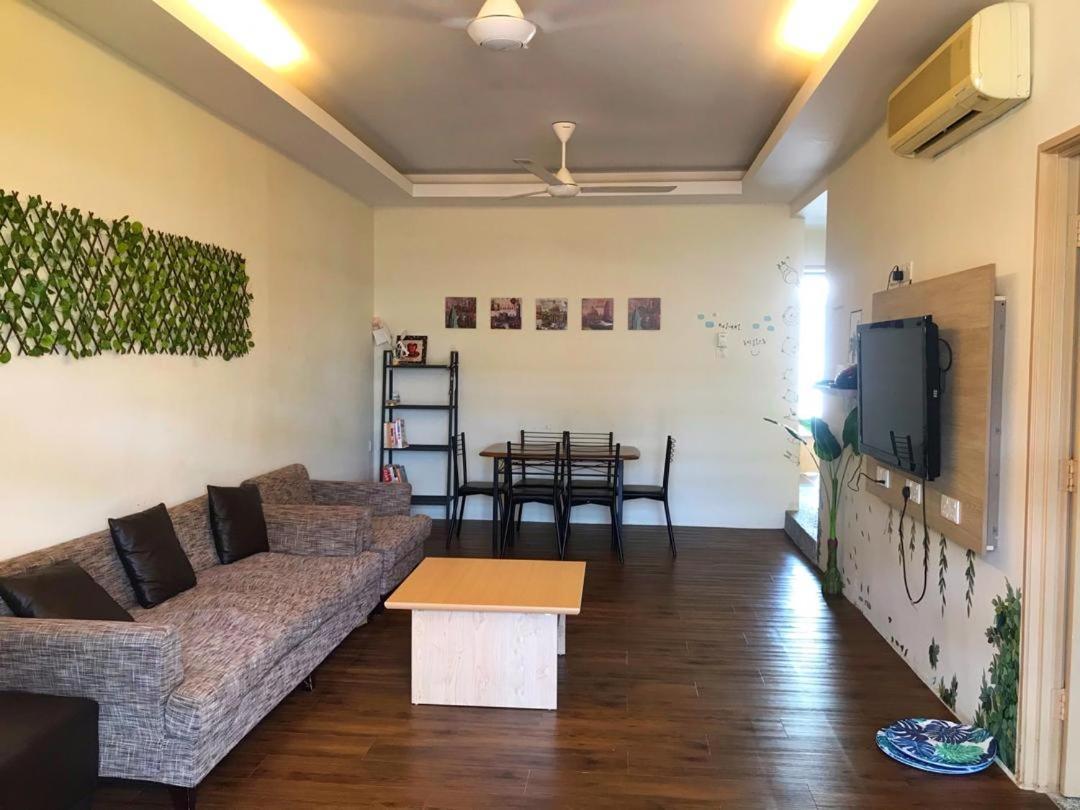 Apartment Swimming Pool Party House Batu Pahat